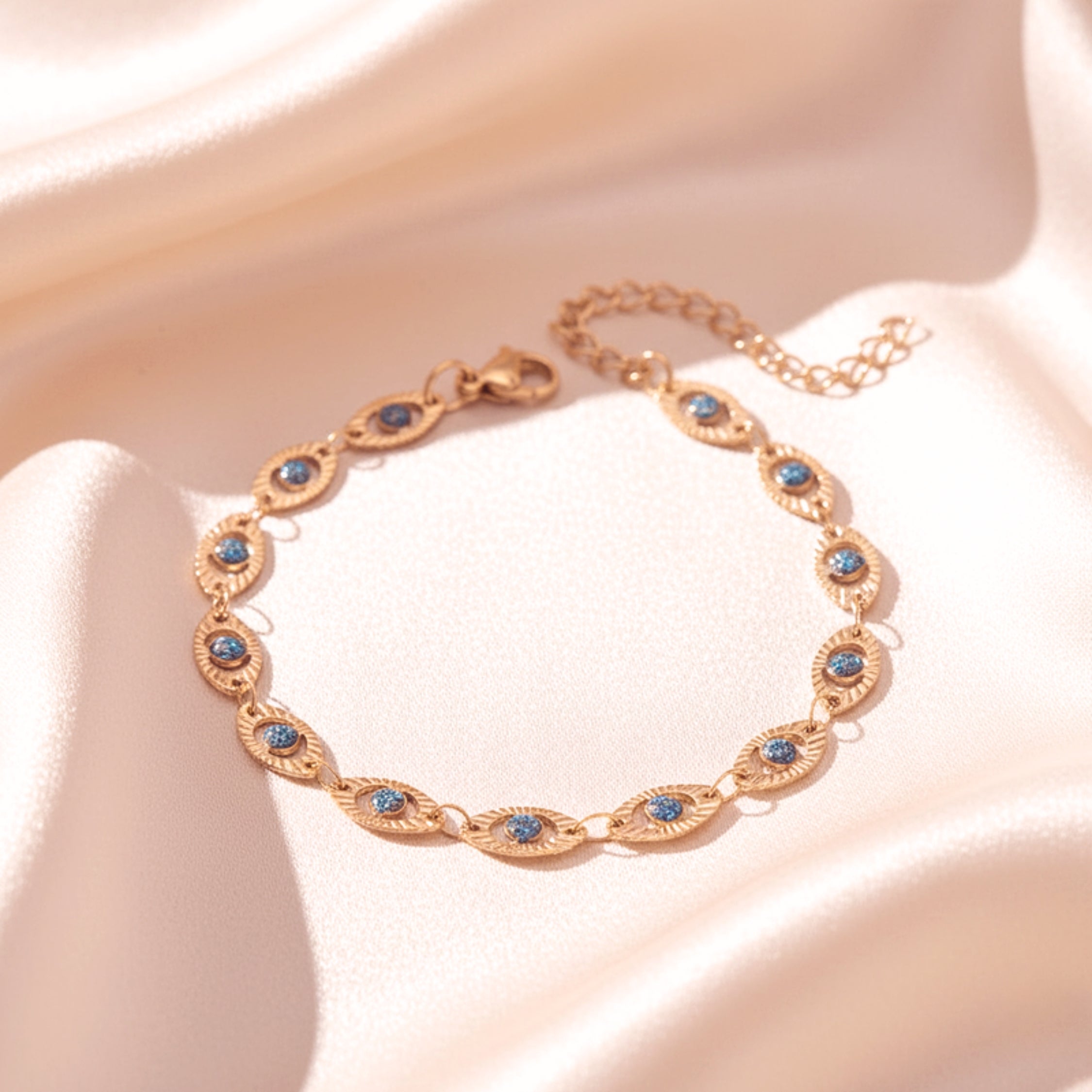 Women's Evil Eye 'Symbol of Protection' Link Bracelet - Stainless Steel Gold PVD