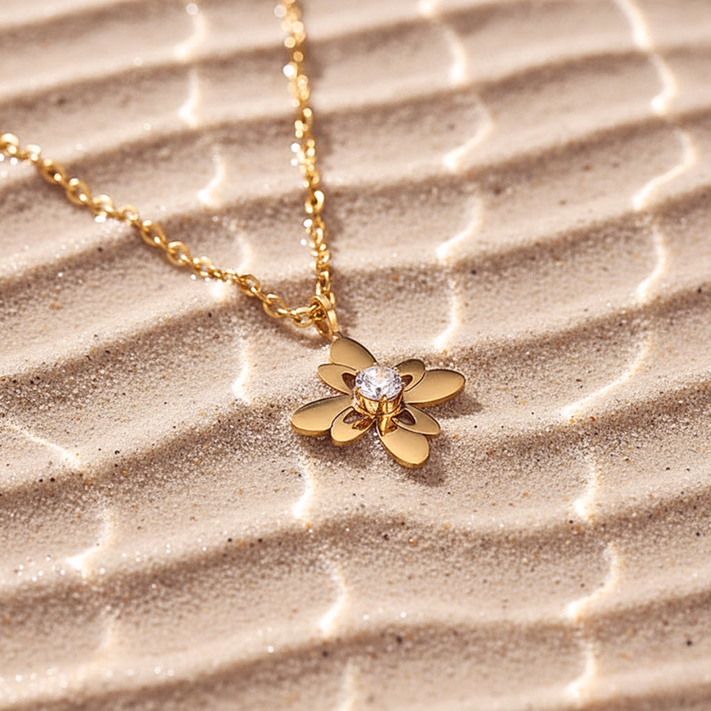 Zirconia Flower Women's Pendant Necklace - Gold PVD Stainless Steel