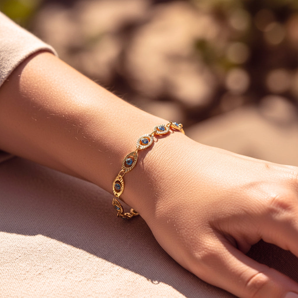 Women's Evil Eye 'Symbol of Protection' Link Bracelet - Stainless Steel Gold PVD